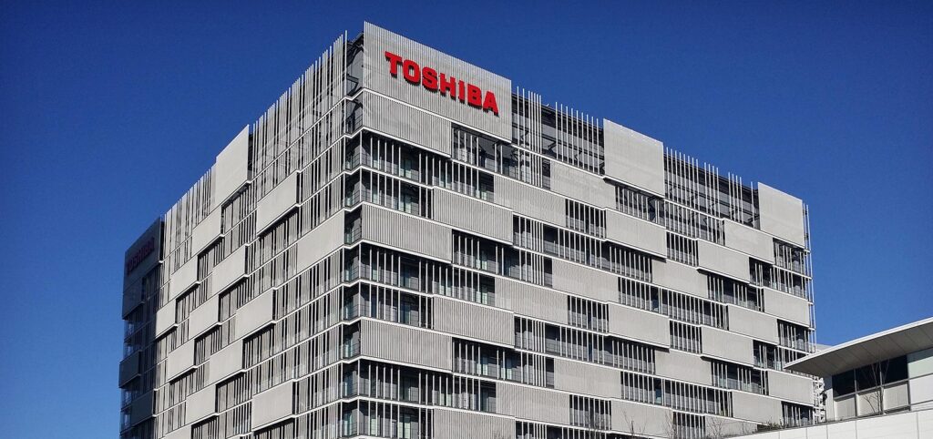 Toshiba surpasses AI engineer recruitment targets; outlines seven artificial intelligence principles